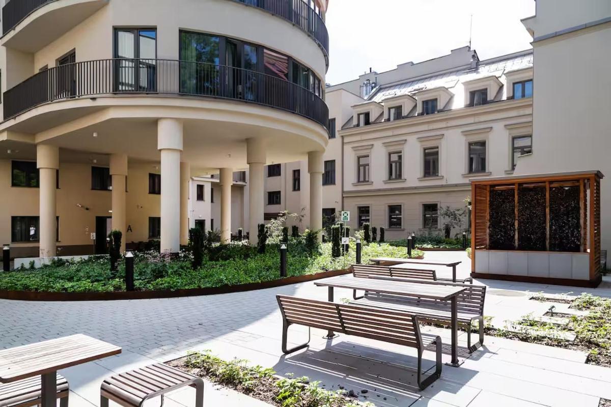 Househost Smolensk Elegant Ac Lift Security Krakau