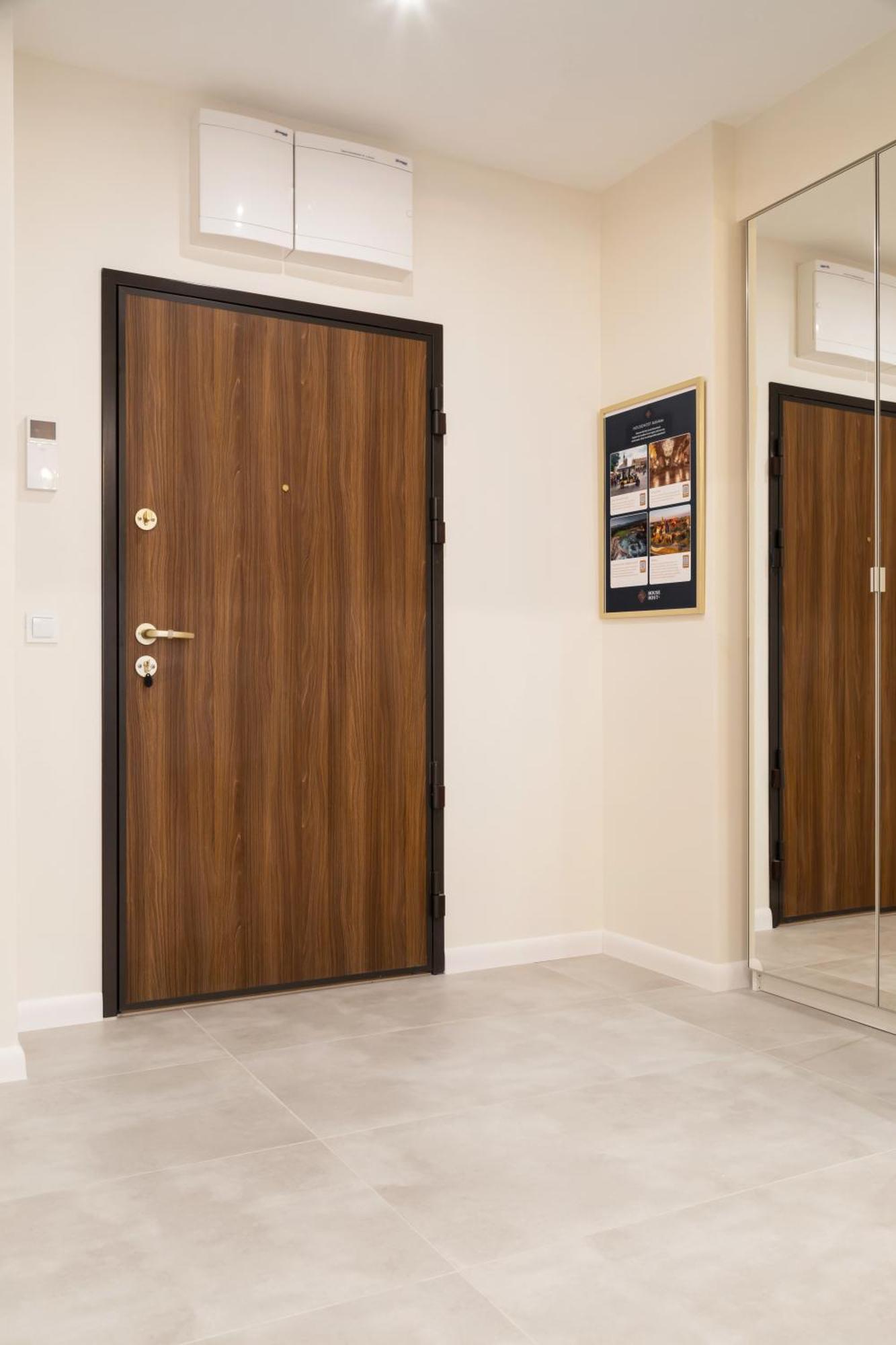 Househost Smolensk Elegant Ac Lift Security *