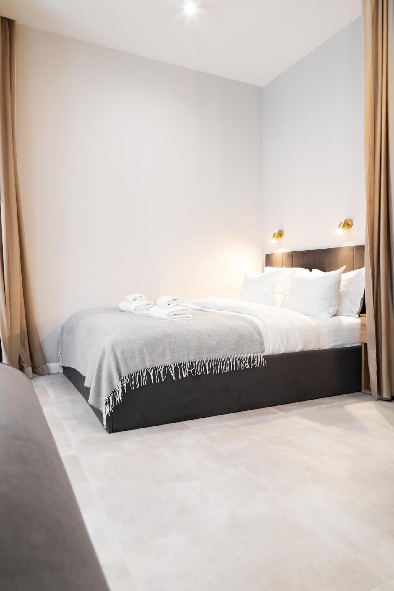 Househost Smolensk Elegant Ac Lift Security Apartment Krakau