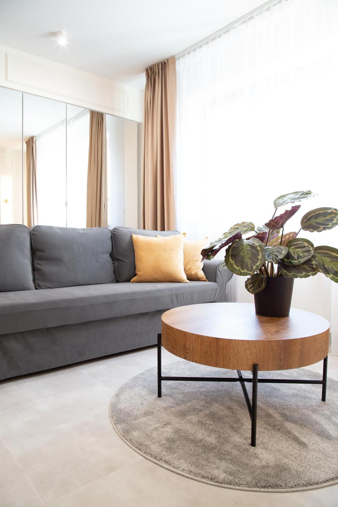 Househost Smolensk Elegant Ac Lift Security Apartment