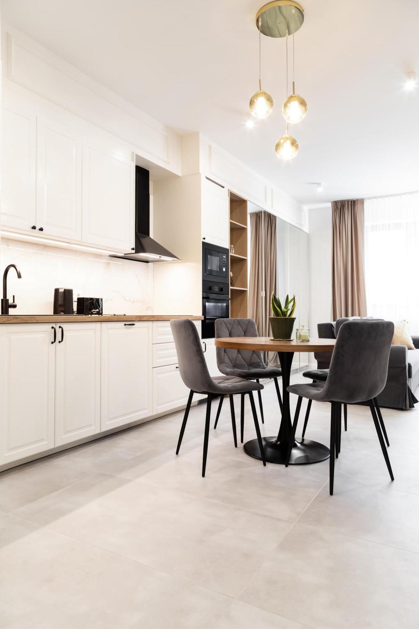 Househost Smolensk Elegant Ac Lift Security Apartment Krakau